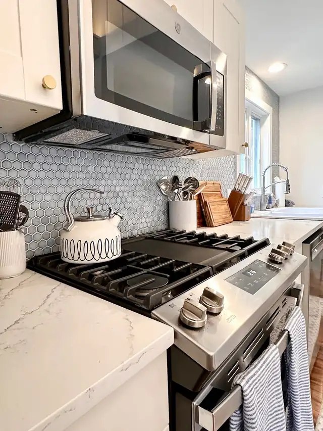 The Beach Hut: kitchen