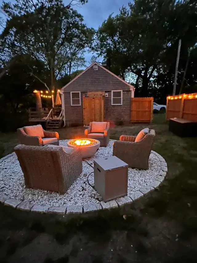 Blue Tide Cottage: yard