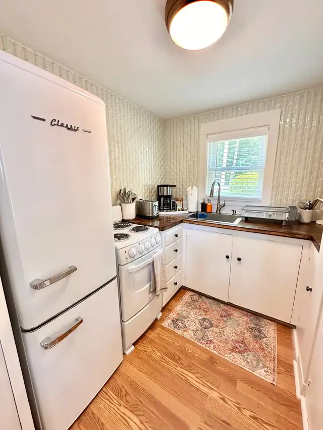 The Twin Cottages: kitchen