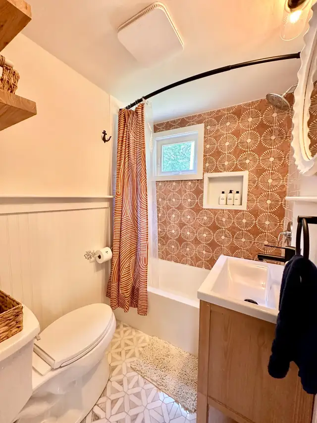 The Twin Cottages: bathroom