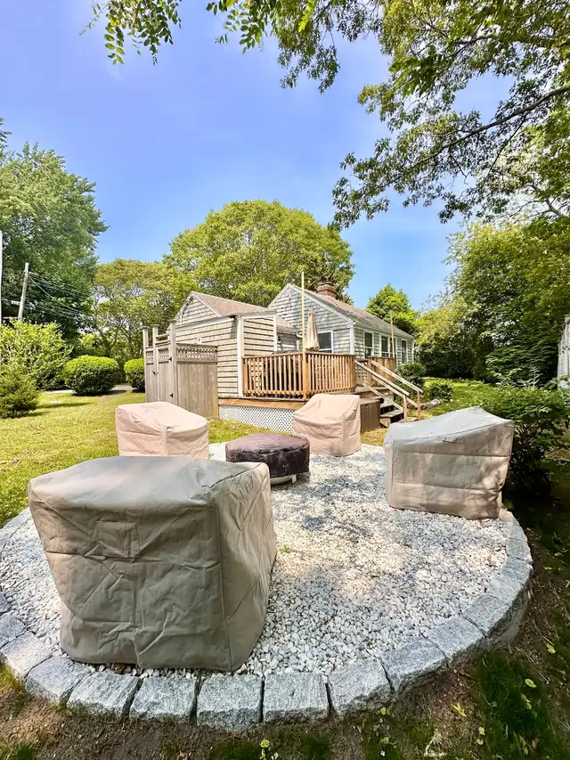The Twin Cottages: fire pit patio